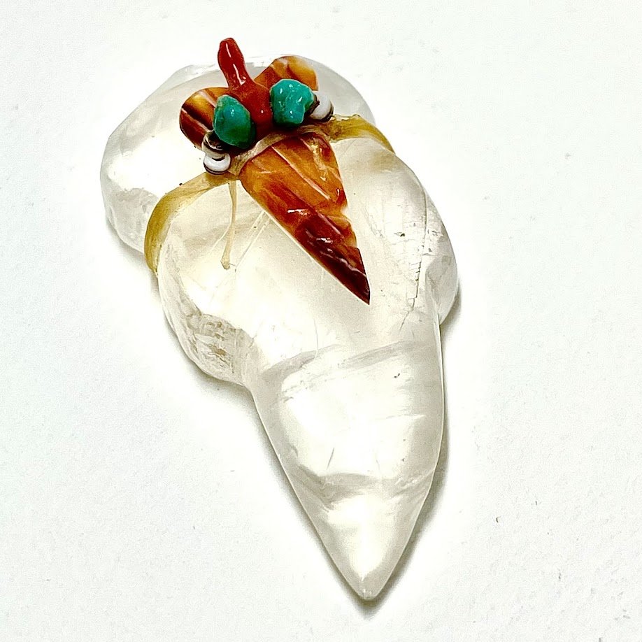 Zuni Spirits is proud to represent a variety of Zuni fetish carvers, includingLena Boone!